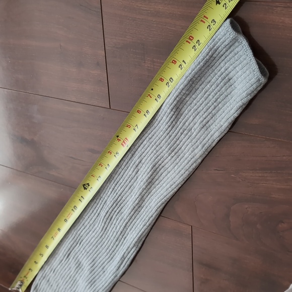 Cropped Cardigan - Picture 8 of 10